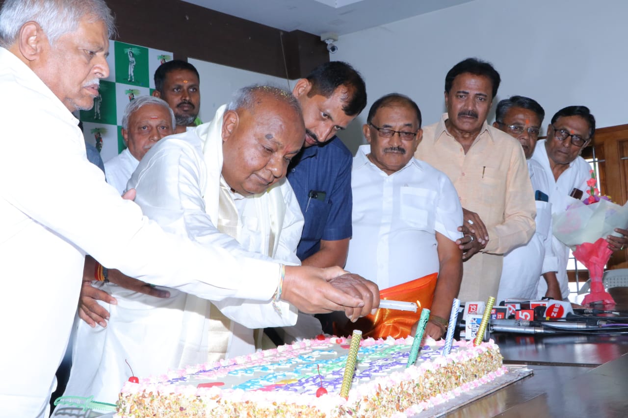 FORMER PRIME MINISTER H.D.DEVEGOWDA CELEBRATES HIS 93rd BIRTH DAY IN BENGALURU